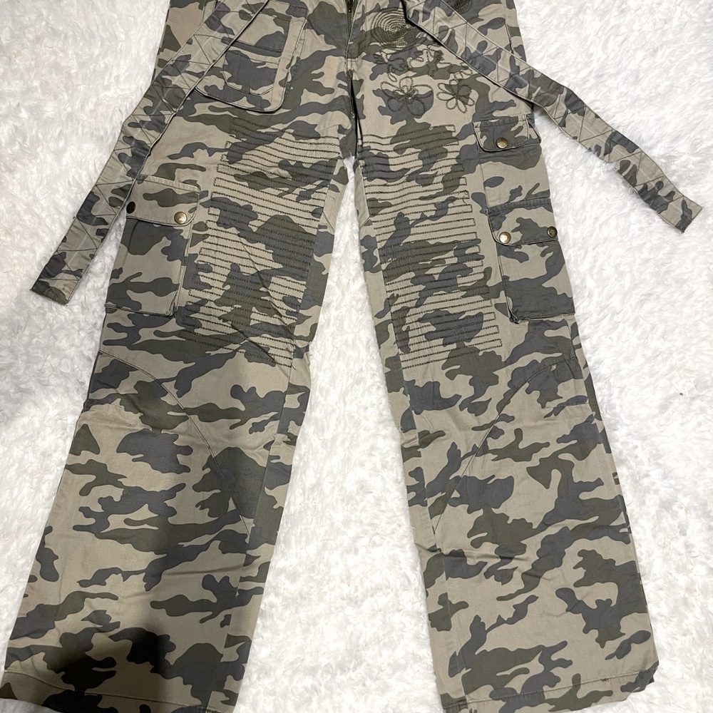 Aziz Fun Funky Camo Pants NWOT